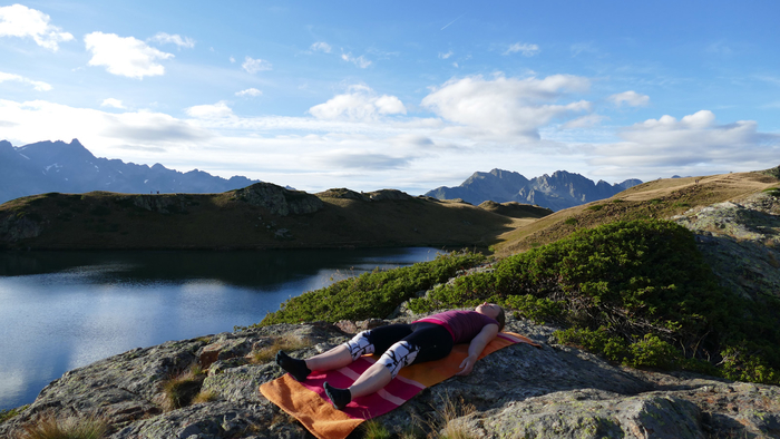 Yoga Nidra Raum Der Stille Yogamitmartina Elopage